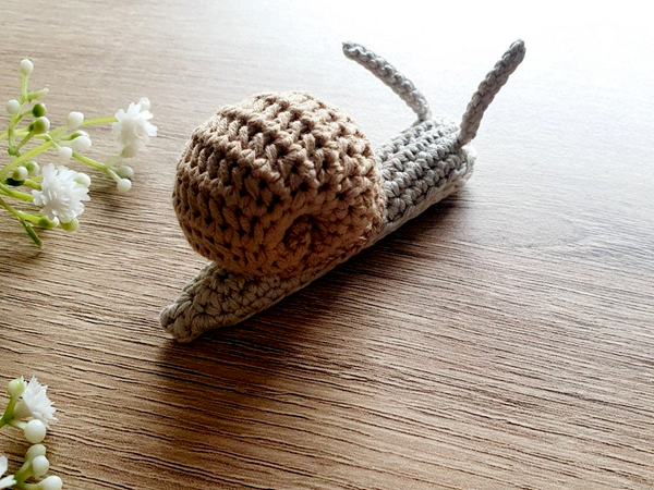 crochet Edward the Snail easy pattern