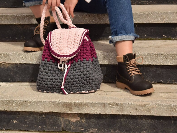 crochet Modern and Stylish Backpack free pattern