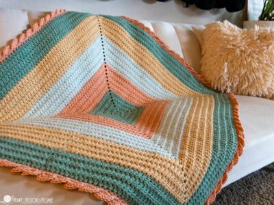 crochet Pique-A-Boo Baby Blanket free pattern