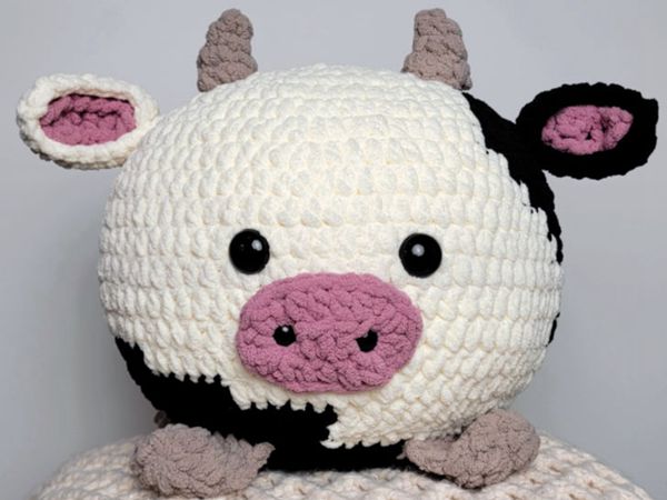 crochet COW SQUISH free pattern