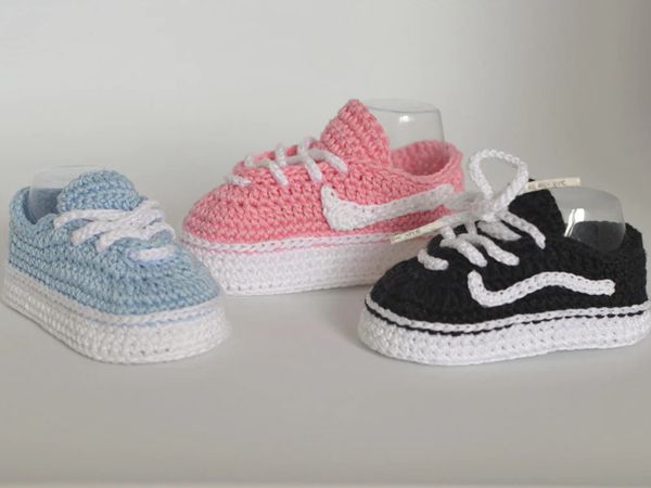 crochet Fashion Baby Sneakers easy pattern