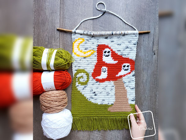 crochet Ghostly Mushroom Wall Hanging free pattern