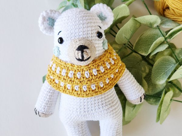 crochet Orion the Polar Bear free pattern