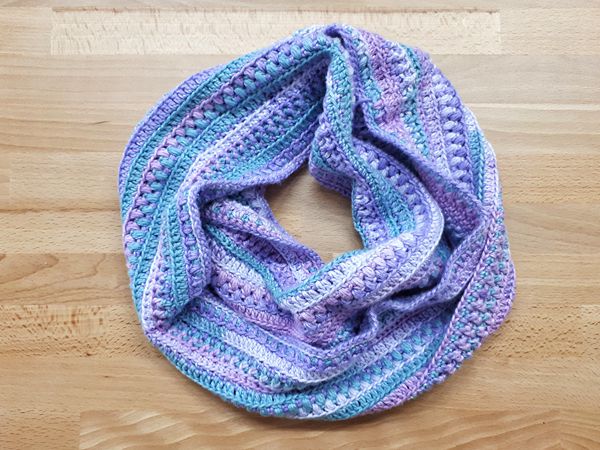 crochet Sea Breeze Infinity Scarf free pattern