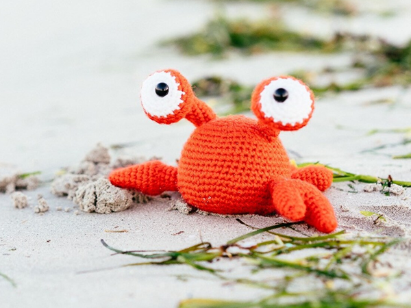 crochet Sebastian the Crab easy pattern
