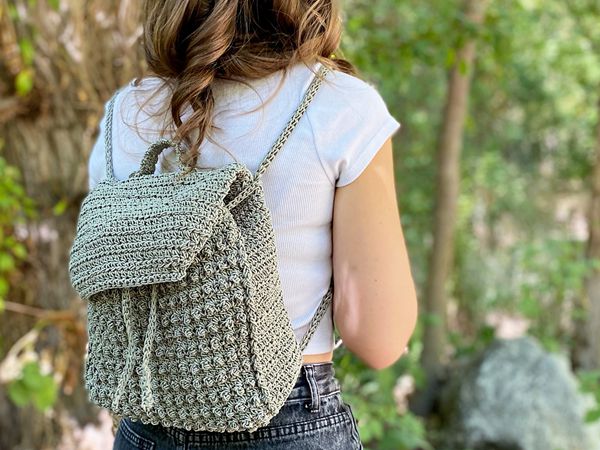 crochet The Betty Backpack free pattern