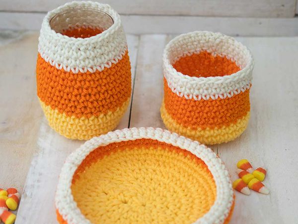 crochet Candy Corn Baskets free pattern