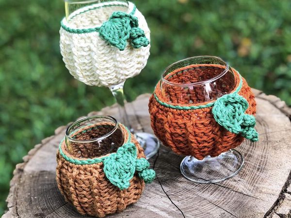 crochet Pumpkin Wine Glass Cozy free pattern