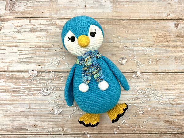 crochet Poppy the Penguin free pattern